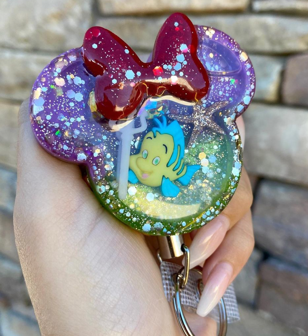 badge reel shaker