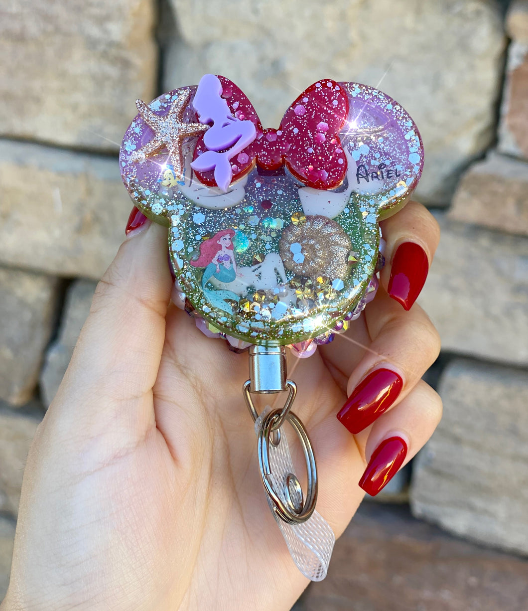 Large badge reel