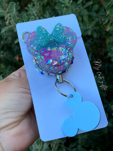 Large badge reel shaker