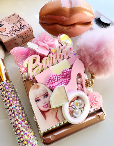 Small barbie compact