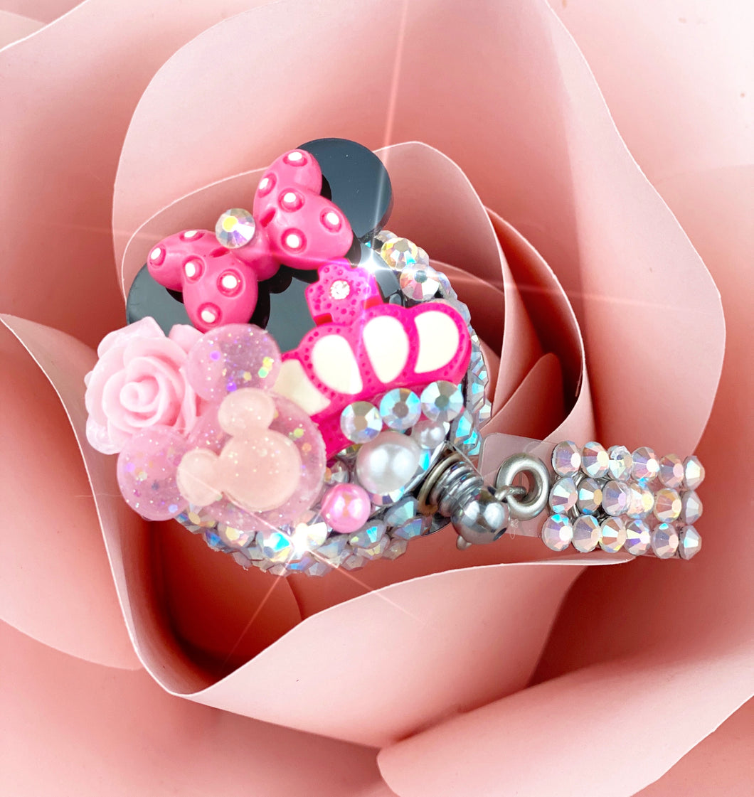 Large badge reel
