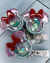 Load image into Gallery viewer, Ariel shaker badge reel
