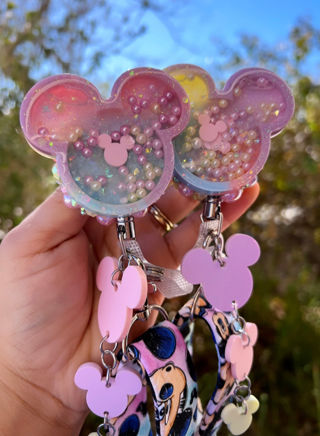 Mickey shaker badge reel