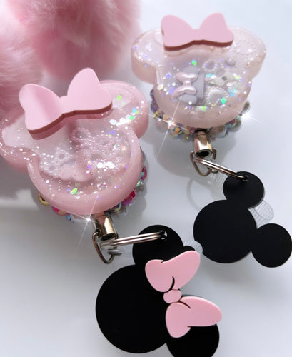Badge reel ( choose one )