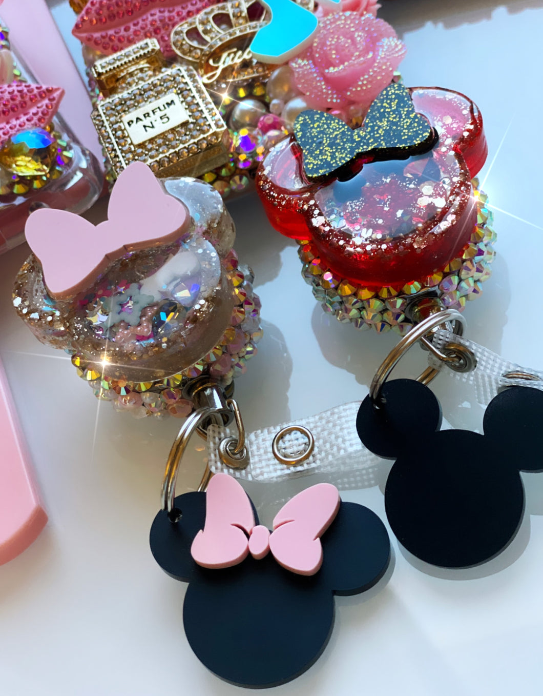 Choose badge reel ( left or right )